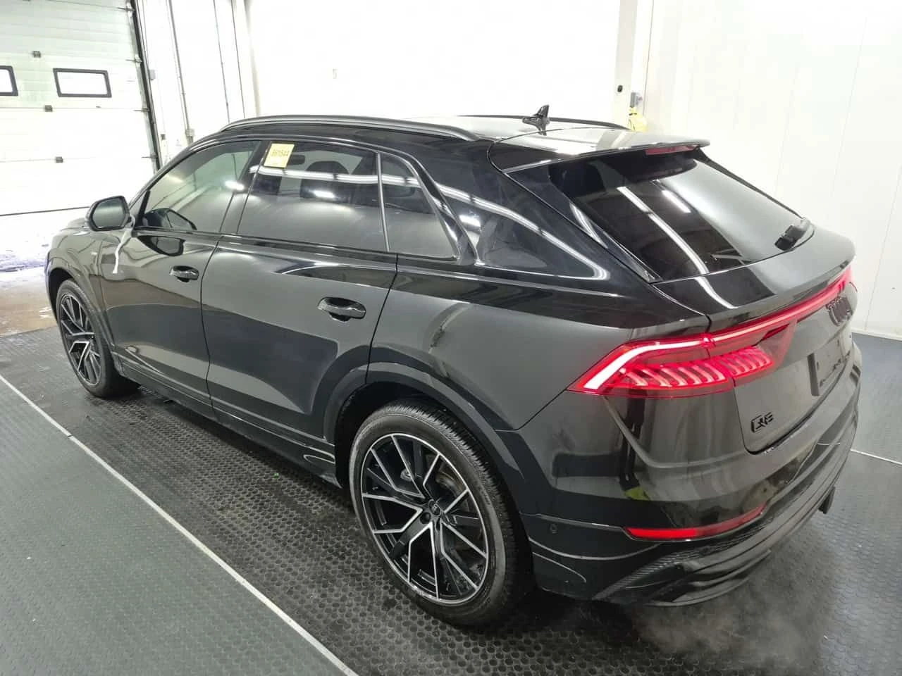 Audi Q8 * TECHNIK * 2 КЛЮЧА * ОБДУХВАНЕ * ДИСТРОНИК * ПАНО, снимка 4 - Автомобили и джипове - 54060534