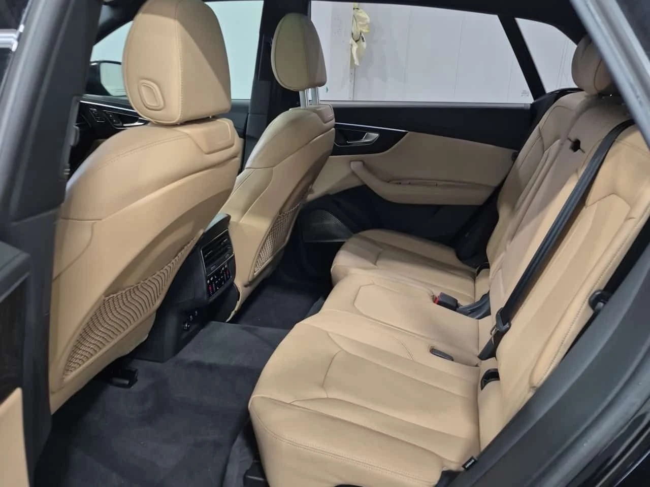 Audi Q8 * TECHNIK * 2 КЛЮЧА * ОБДУХВАНЕ * ДИСТРОНИК * ПАНО, снимка 12 - Автомобили и джипове - 54060534