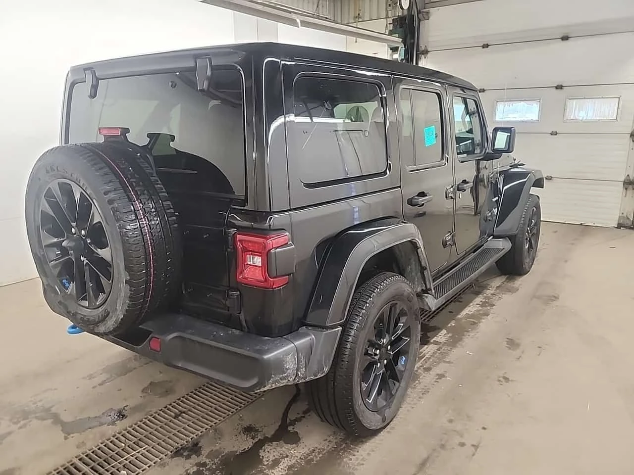 Jeep Wrangler * UNLIMITED SAHARA * CARFAX * 2 ����� *  | Mobile.bg � ����������� 3