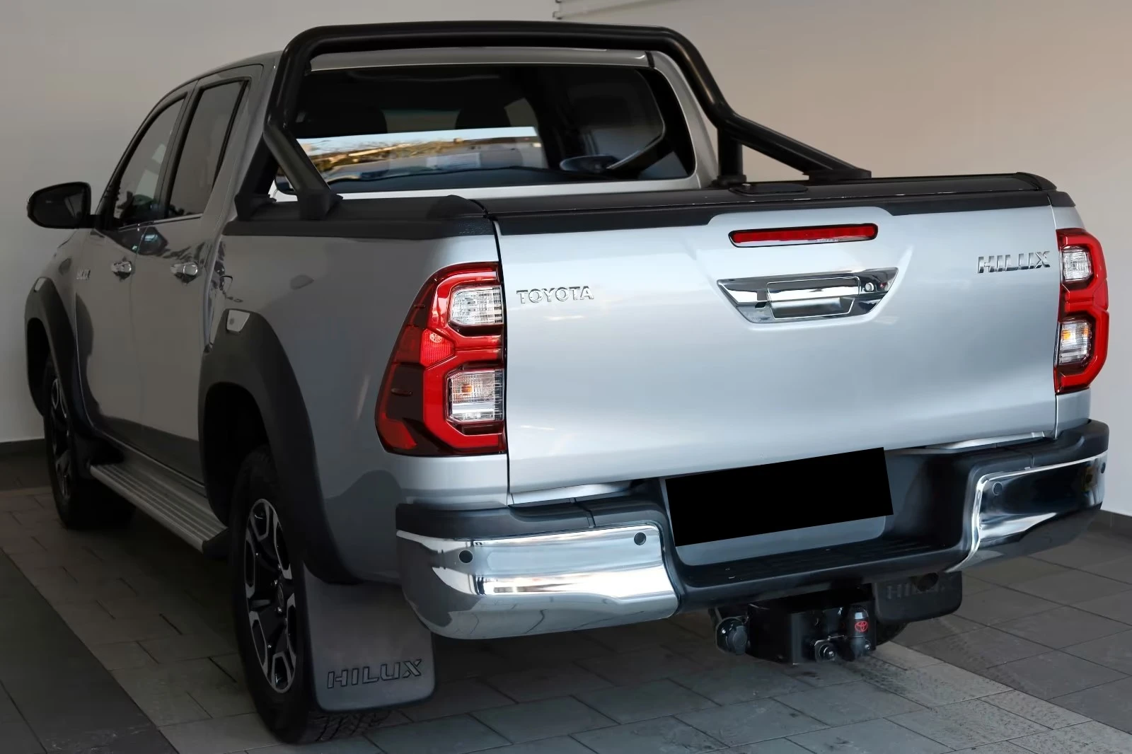 Toyota Hilux Executive, снимка 3 - Автомобили и джипове - 54278462