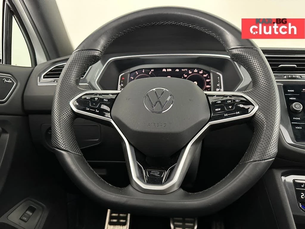 VW Tiguan HIGHLINE* RLINE* 4MOTION* FENDER* ПАНО* КАМЕРА* , снимка 9 - Автомобили и джипове - 54764136