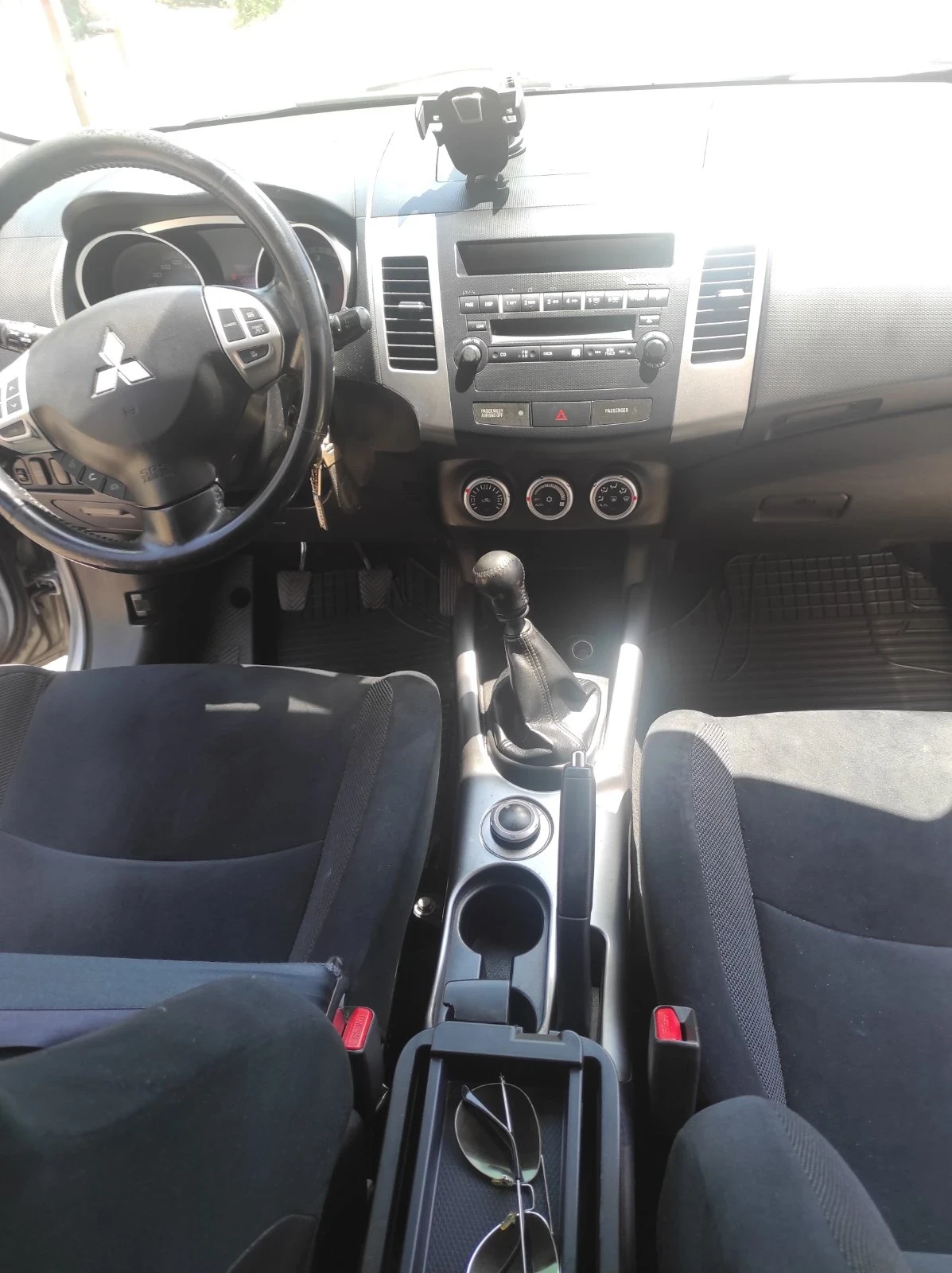 Mitsubishi Outlander, снимка 3 - Автомобили и джипове - 55090023