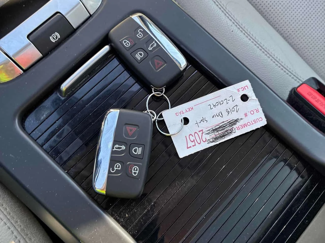 Land Rover Discovery Sport * HSE * CARFAX * ЦЕНА ДО БГ, снимка 13 - Автомобили и джипове - 55398747