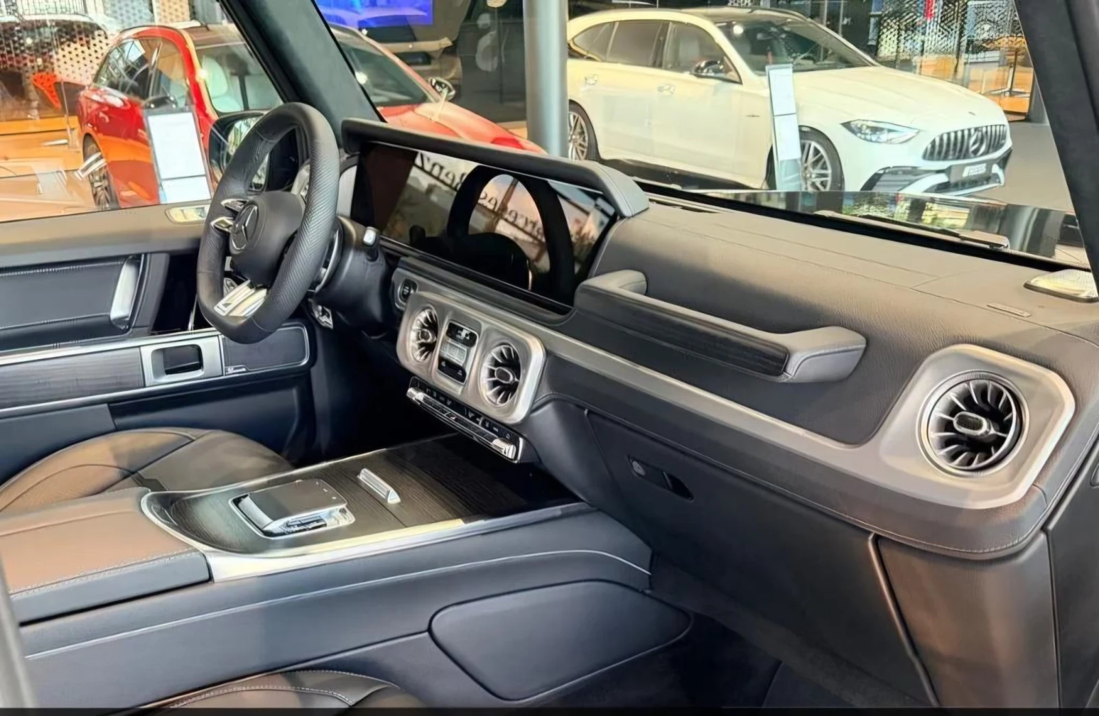 Mercedes-Benz G 63 AMG, снимка 16 - Автомобили и джипове - 55940639