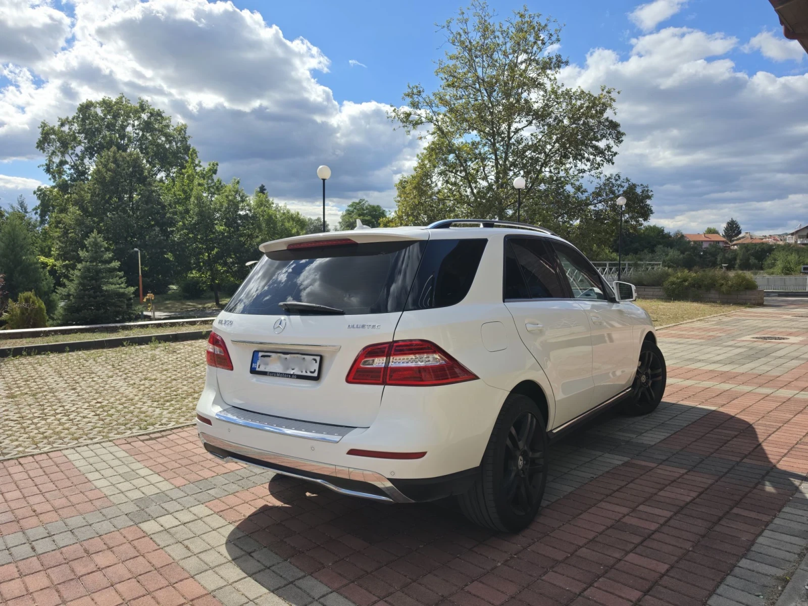 Mercedes-Benz ML 350 BlueTEC 4 MATIC, снимка 2 - Автомобили и джипове - 56245908