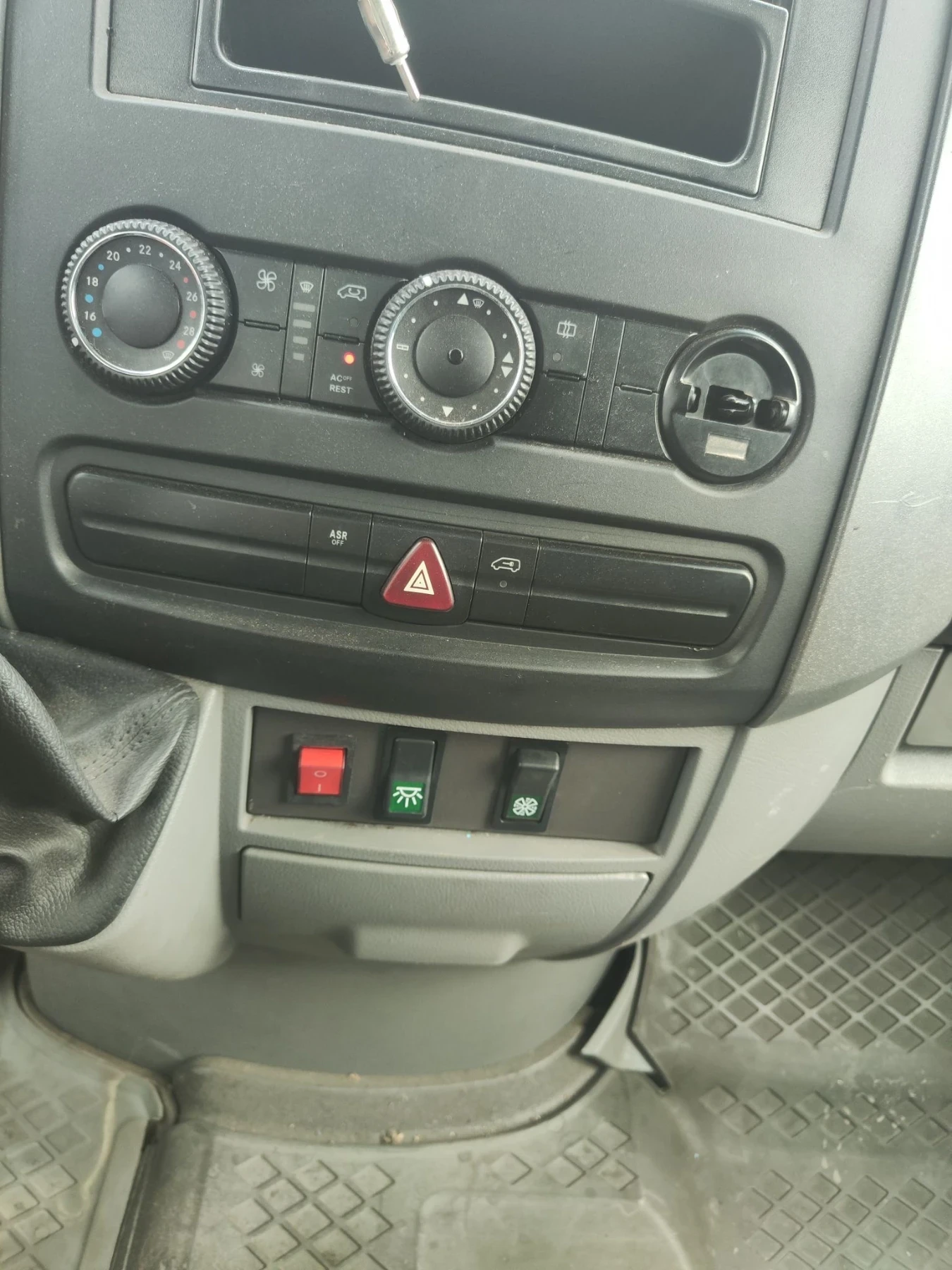 Mercedes-Benz Sprinter 315 ФРИЗЕР -40  , снимка 12 - Бусове и автобуси - 55946301