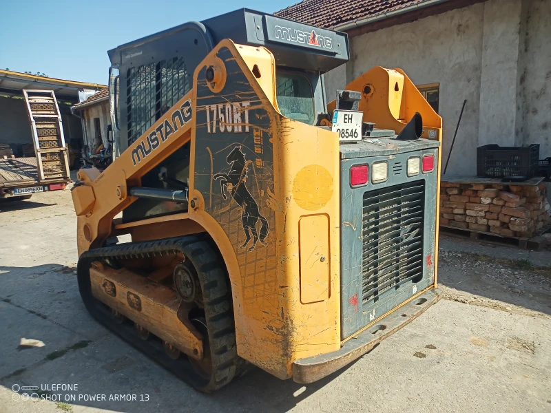 Мини челни товарачи GEHL 1750RT