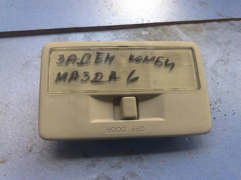 заден плафон за Мазда 6 (2)