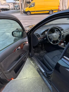 Mercedes-Benz E 220, снимка 8
