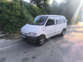 ������ Nissan Serena