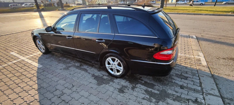 Mercedes-Benz E 220, снимка 5 - Автомобили и джипове - 47117349