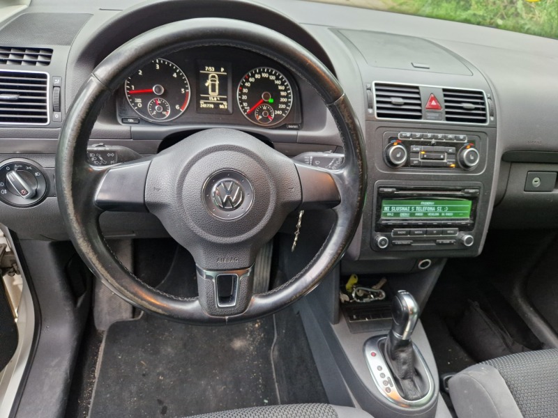 VW Touran 1600, снимка 11 - Автомобили и джипове - 45672663