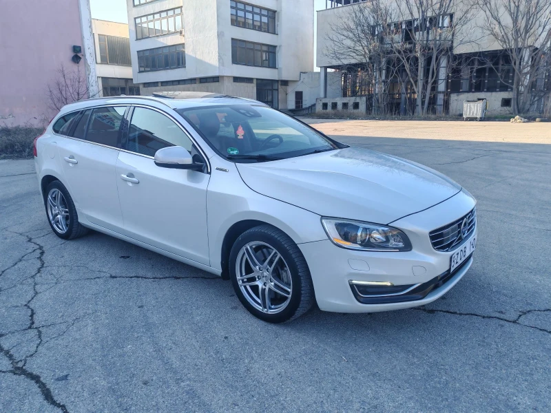 Volvo V60 2.4 D6 PLUG IN HYBRID 4WD, снимка 6 - Автомобили и джипове - 49118249