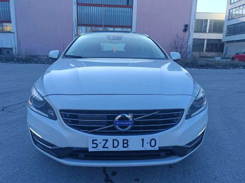 Volvo V60 2.4 D6 PLUG IN HYBRID 4WD, снимка 4 - Автомобили и джипове - 49118249