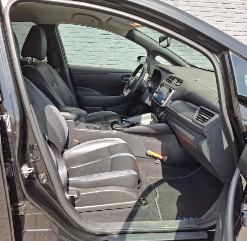 Nissan Leaf  62 kWh Tekna Най-високо ниво оборудване  НОВ ВНОС, снимка 9 - Автомобили и джипове - 50277932