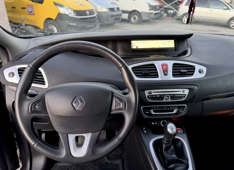 Renault Scenic 1.5 DCI, снимка 6 - Автомобили и джипове - 51598371