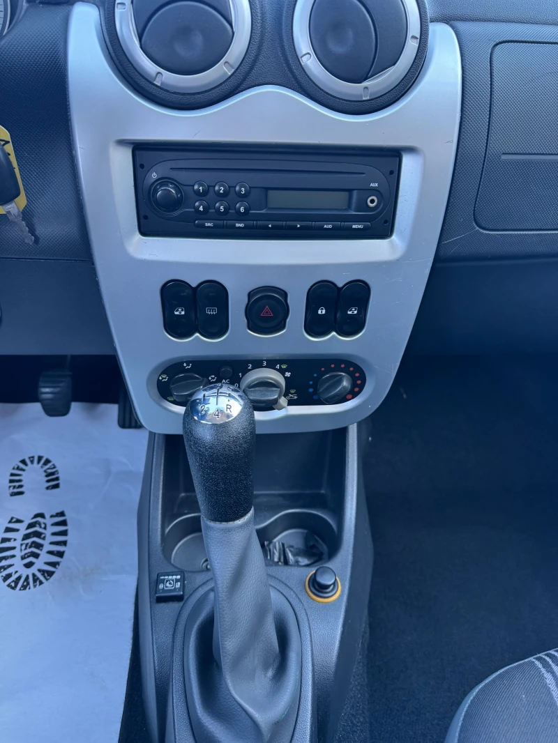 Dacia Sandero 1.4i-ГаЗ, снимка 12 - Автомобили и джипове - 51771533