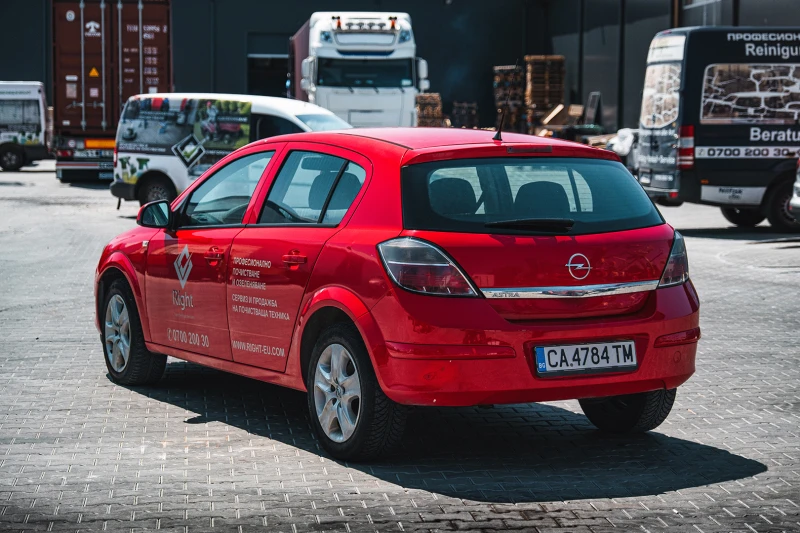 Opel Astra, снимка 2 - Автомобили и джипове - 52007768
