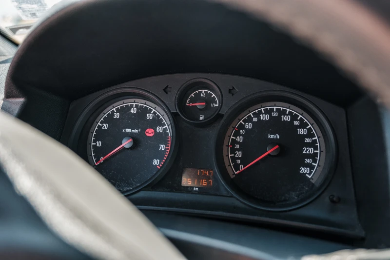 Opel Astra, снимка 9 - Автомобили и джипове - 52007768