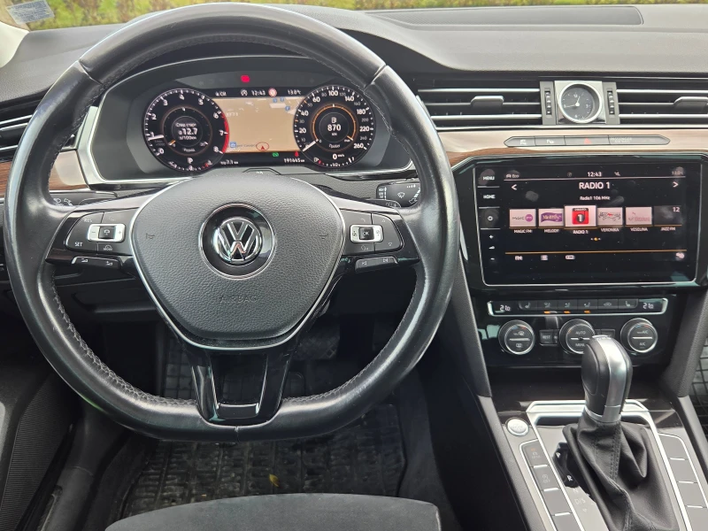 VW Passat 2.0 TSI, ниво Highline, 2018 г., снимка 11 - Автомобили и джипове - 52425234