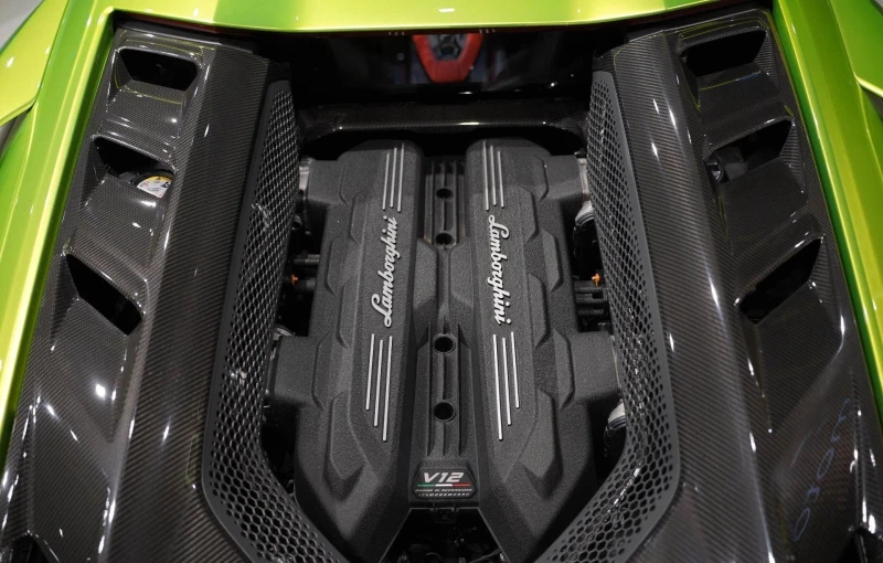 Lamborghini Revuelto 6.5 V12 HPEV 4WD, снимка 10 - Автомобили и джипове - 52541065