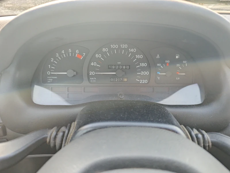 Opel Astra 1.6mi* УНИКАТ* ОРИГИНАЛНА, снимка 6 - Автомобили и джипове - 52840602