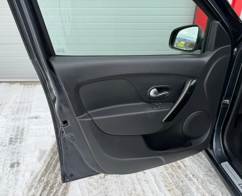 Dacia Lodgy 0.9I NAVI KLIMATIK EVRO 6B ЛИЗИНГ!!!, снимка 12 - Автомобили и джипове - 53086880