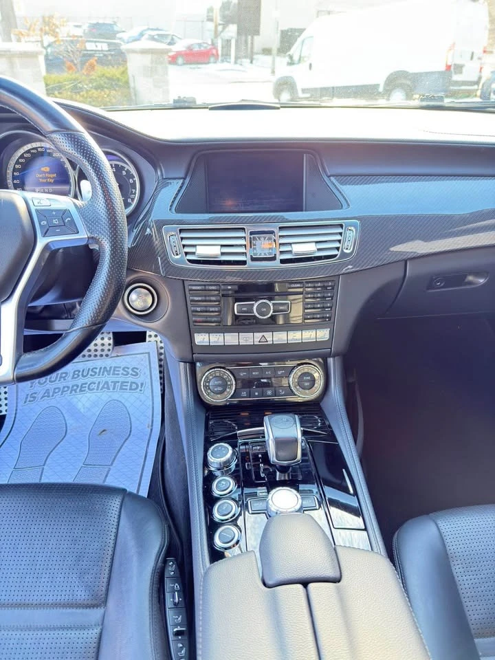 Mercedes-Benz CLS 63 AMG * * CARFAX * * АВТО КРЕДИТ * * , снимка 11 - Автомобили и джипове - 52750045