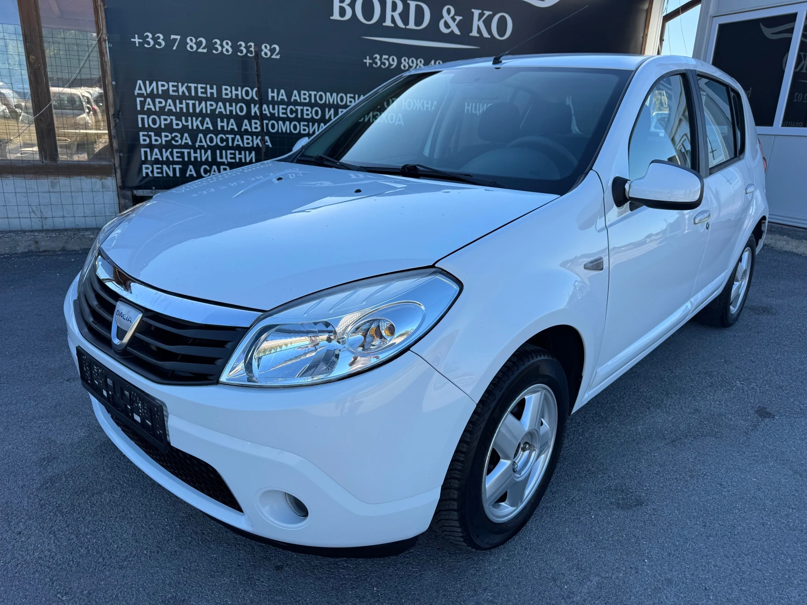 Dacia Sandero 1.4i-ГаЗ, снимка 1