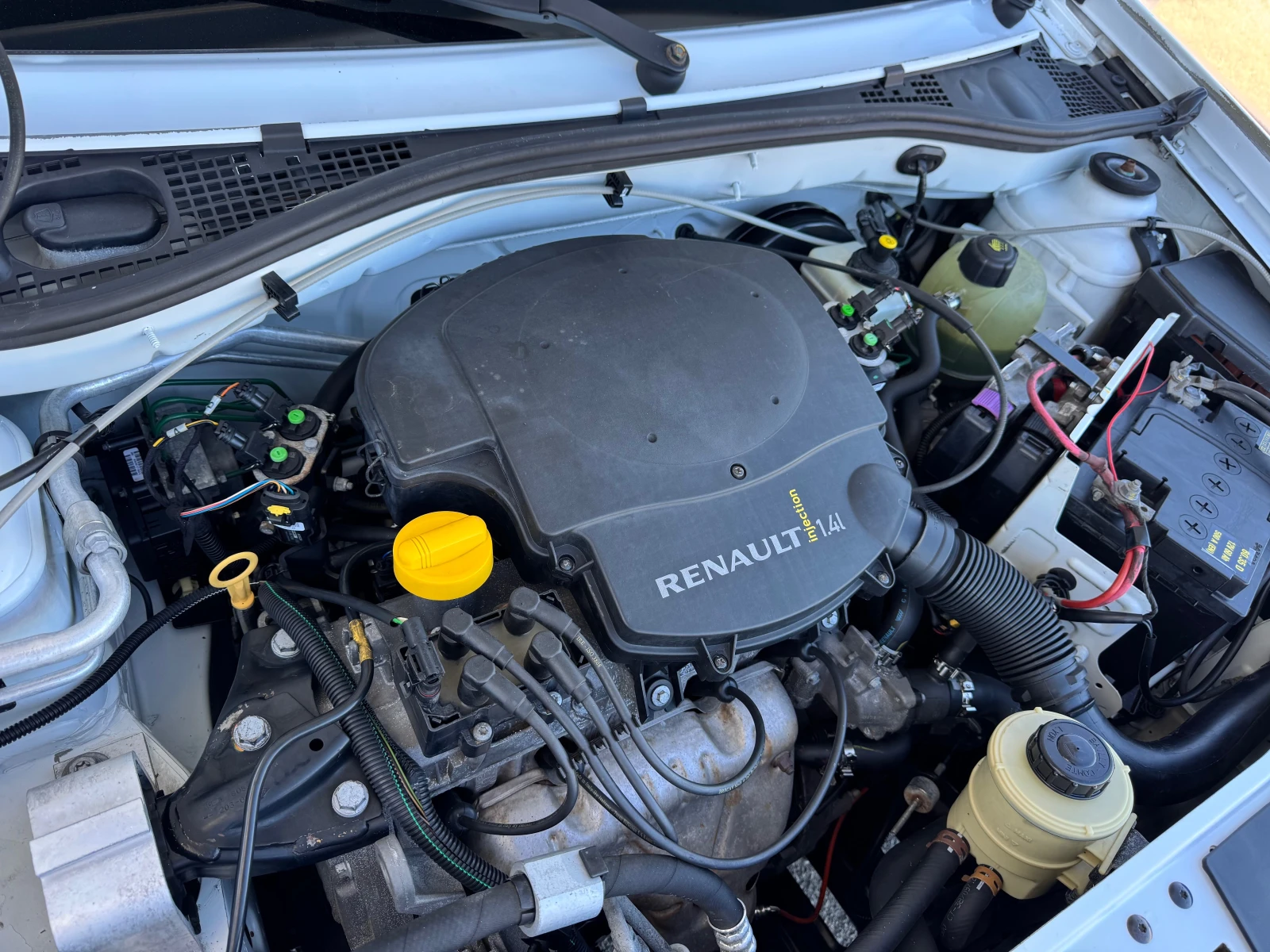 Dacia Sandero 1.4i-ГаЗ - изображение 7