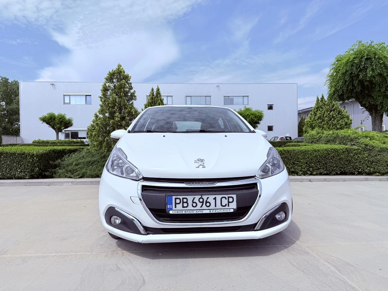 Peugeot 208, снимка 7 - Автомобили и джипове - 53893327