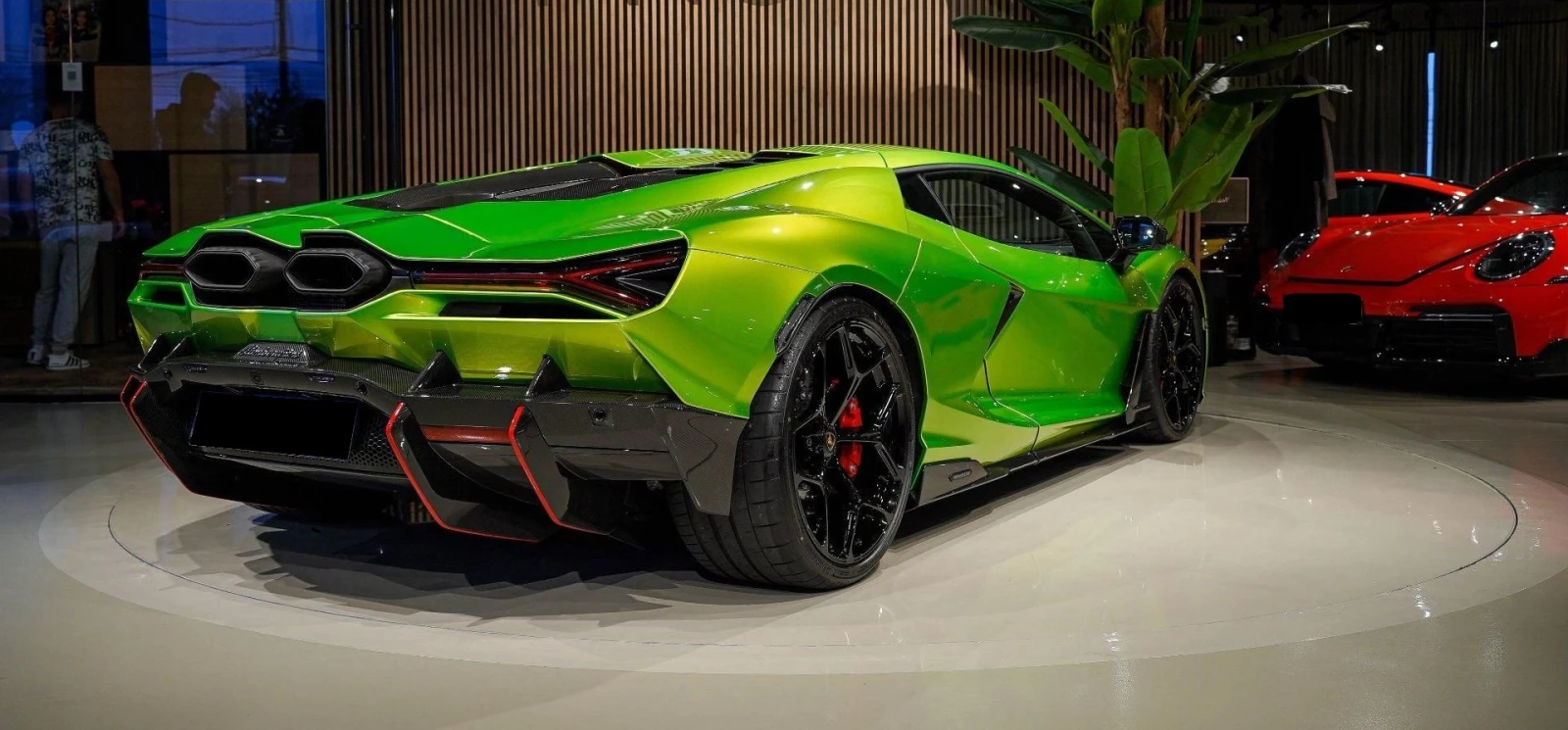 Lamborghini Revuelto 6.5 V12 HPEV 4WD - изображение 5