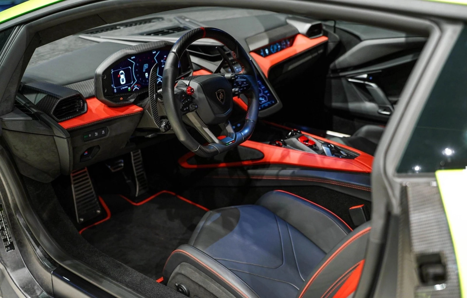 Lamborghini Revuelto 6.5 V12 HPEV 4WD | Mobile.bg   12