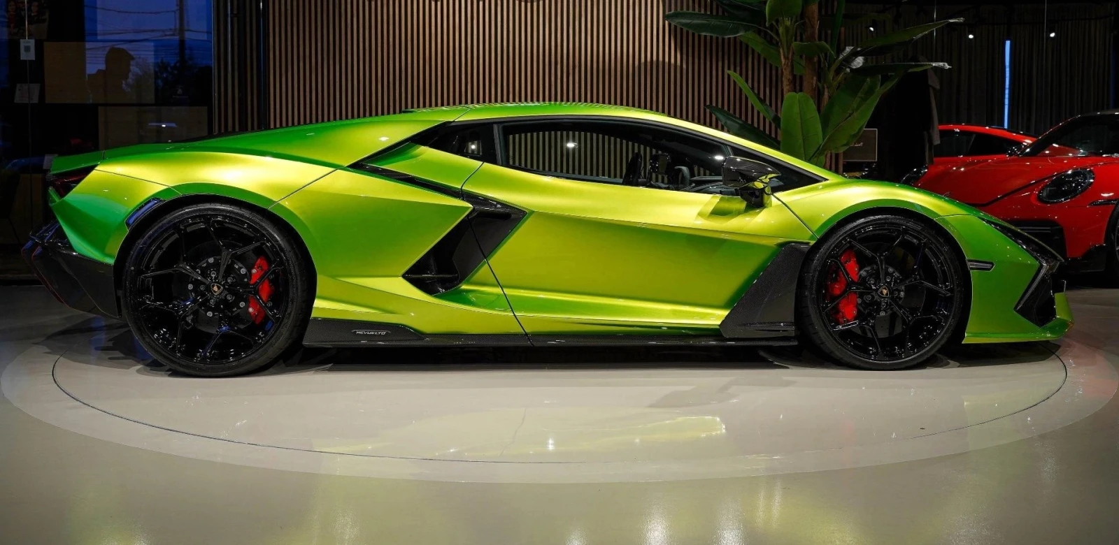 Lamborghini Revuelto 6.5 V12 HPEV 4WD - изображение 4