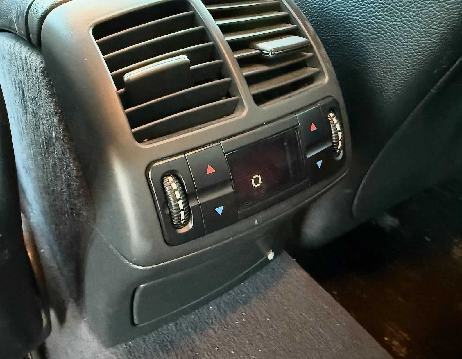 Mercedes-Benz E 320 CDI , 7 G-Tronic , Сервизна история, снимка 9 - Автомобили и джипове - 53818528