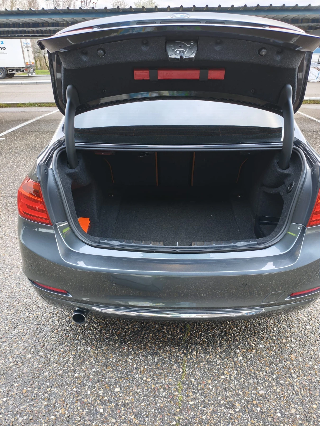 BMW 320, снимка 2 - Автомобили и джипове - 54168604