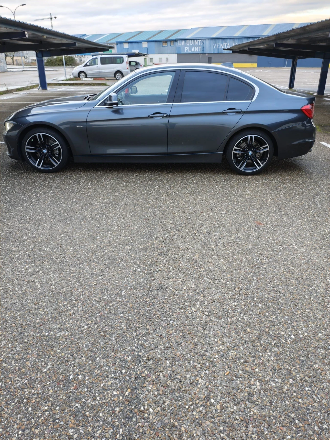 BMW 320, снимка 8 - Автомобили и джипове - 54168604