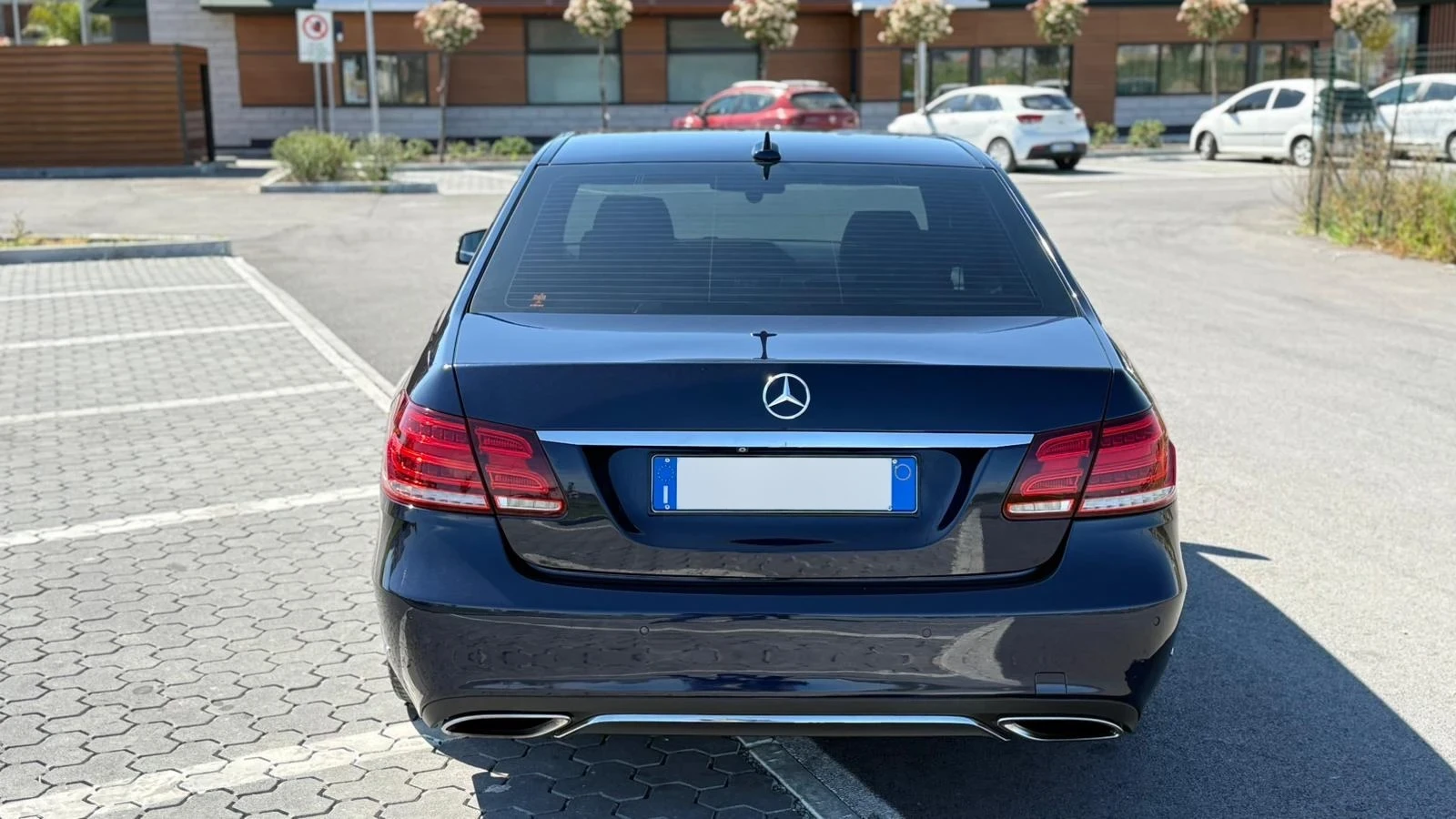 Mercedes-Benz E 350 BlueTEC 4Matic Automatic Premium, снимка 4 - Автомобили и джипове - 54215830
