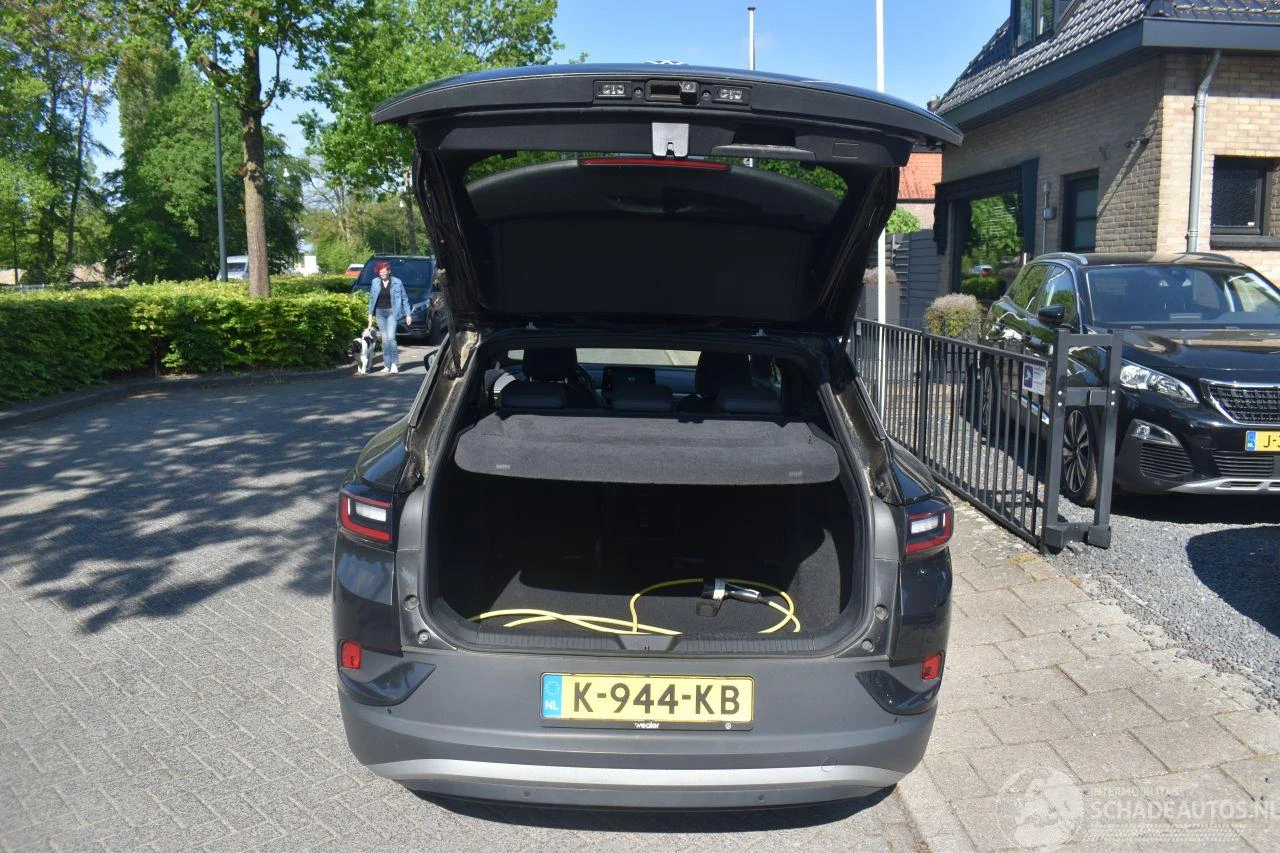 VW ID.4 82kw* FirstEdition* ACC* КАМЕРА* 90%SOH, снимка 4 - Автомобили и джипове - 54483490