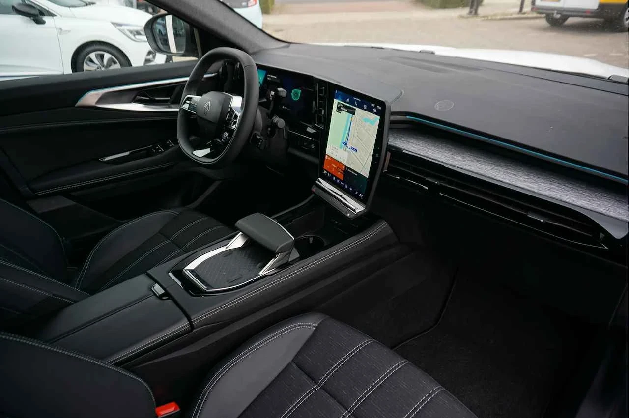 Renault Austral NEW EVOLUTION, снимка 8 - Автомобили и джипове - 54542058