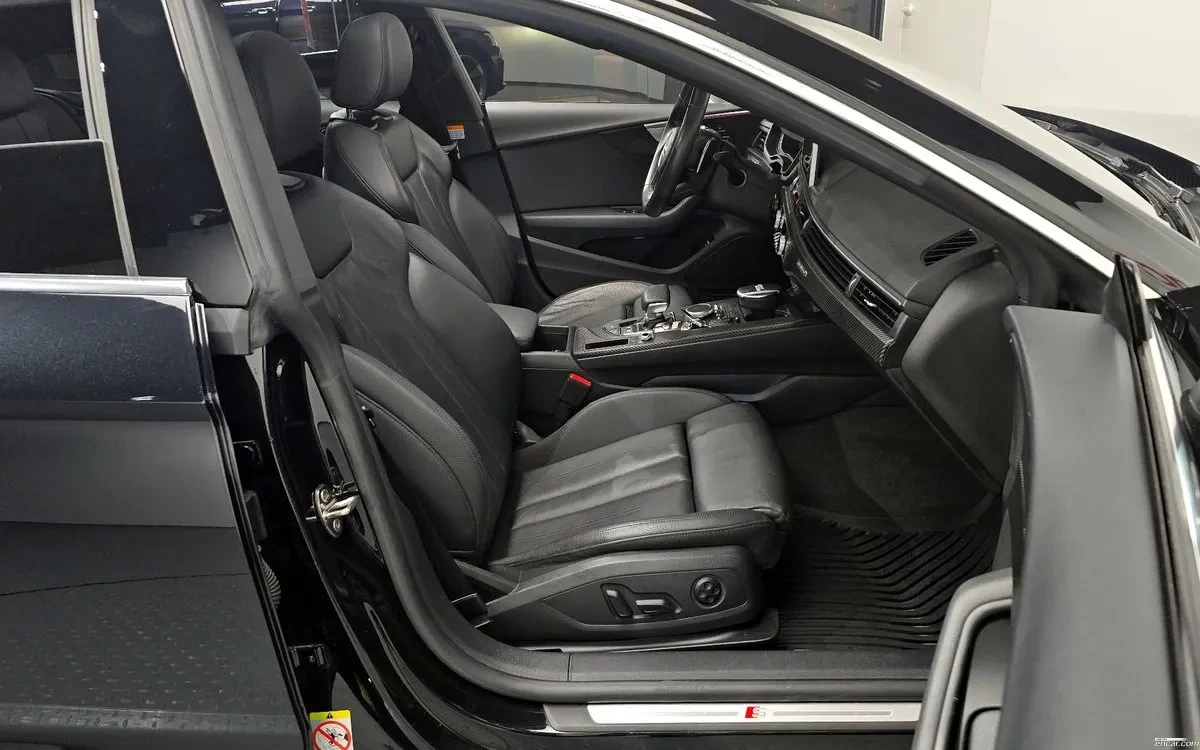 Audi A5 45 TFSI Quattro Premium Spotback, снимка 11 - Автомобили и джипове - 54775930