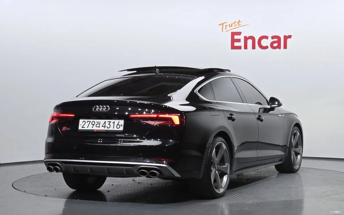 Audi A5 45 TFSI Quattro Premium Spotback, снимка 2 - Автомобили и джипове - 54775930