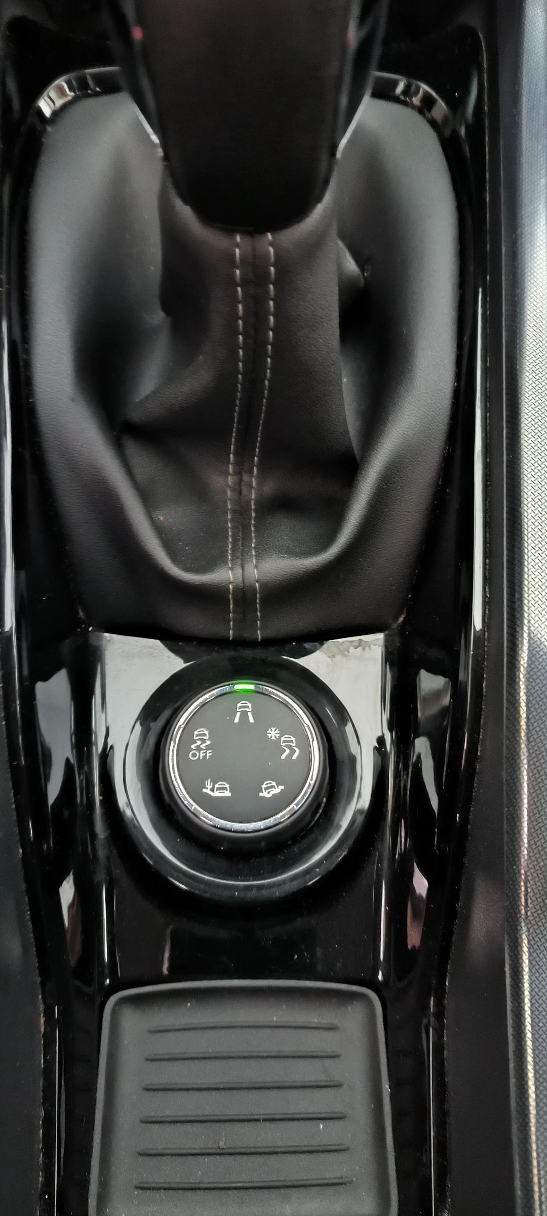 Peugeot 2008 1.6vti, снимка 10 - Автомобили и джипове - 55280975