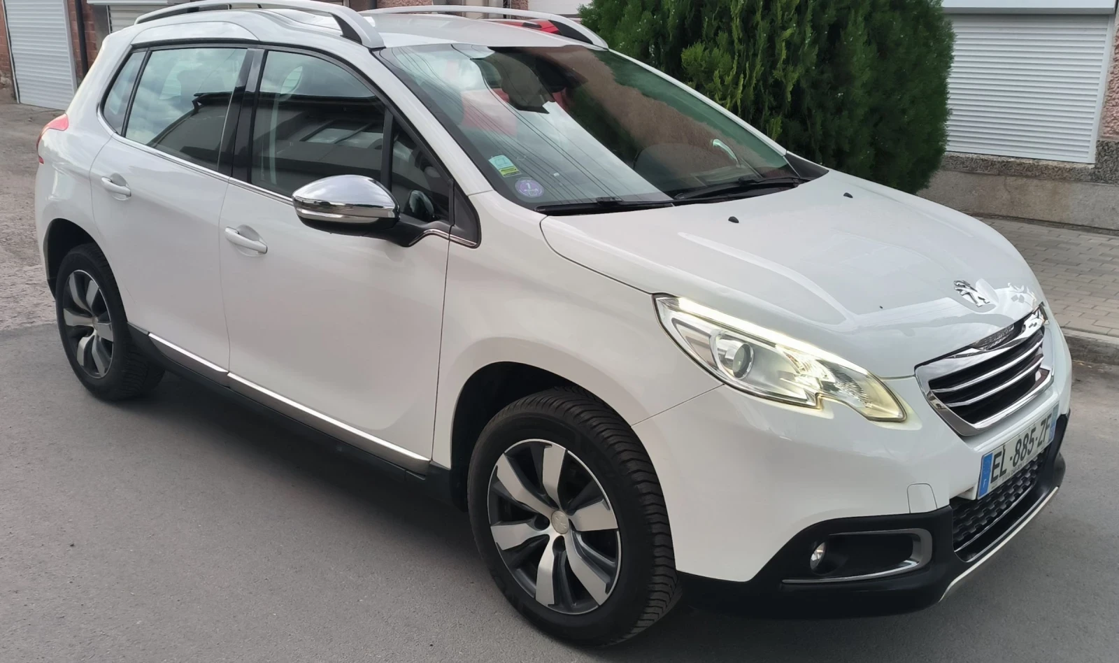Peugeot 2008 1.6vti, снимка 2 - Автомобили и джипове - 55280975