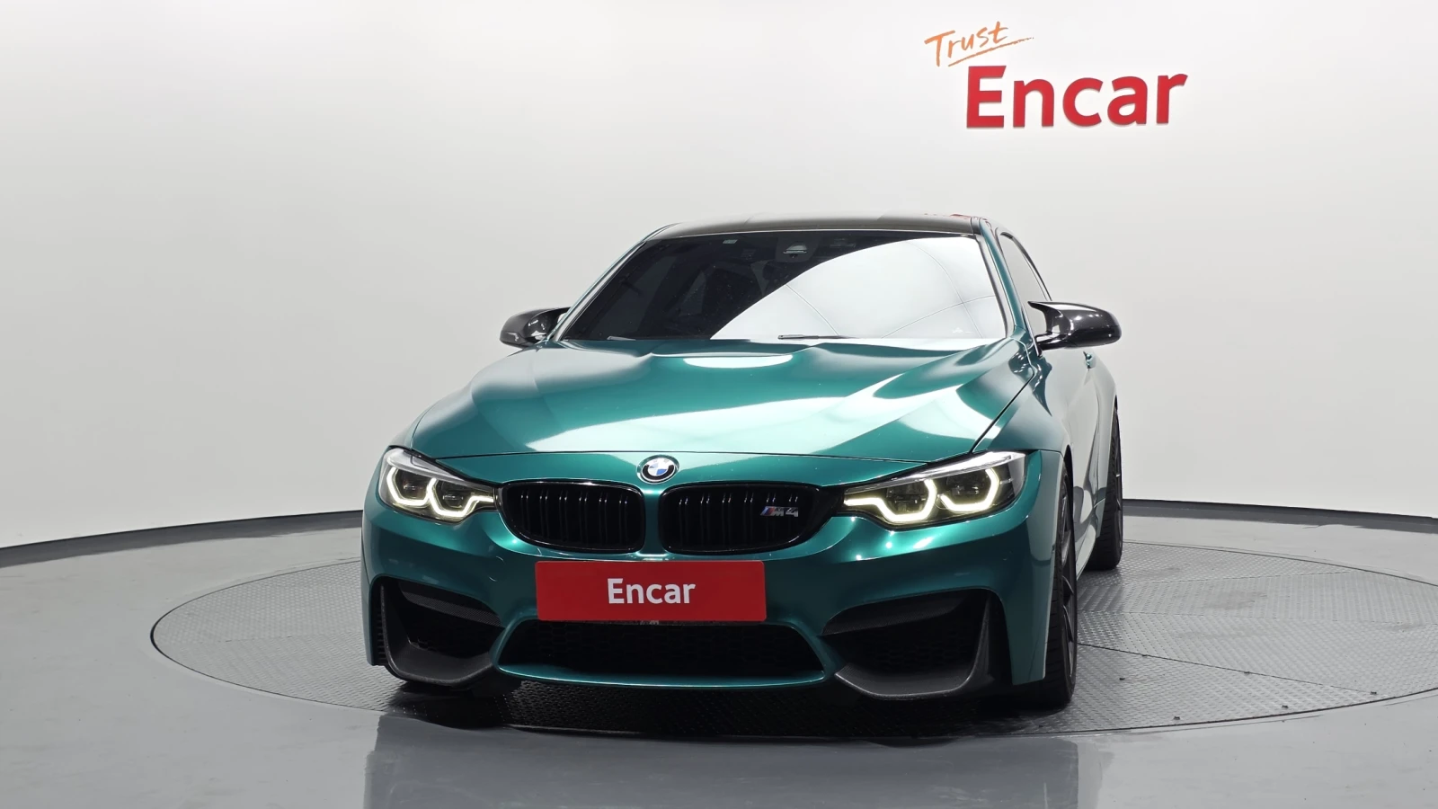 BMW M4 CARBON* HUD* КОЖА* НАВИ* 360, снимка 2 - Автомобили и джипове - 55395831