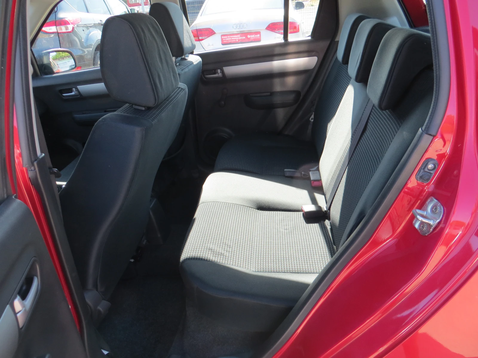 Suzuki Swift 1.3I-КЛИМА, снимка 12 - Автомобили и джипове - 55908270
