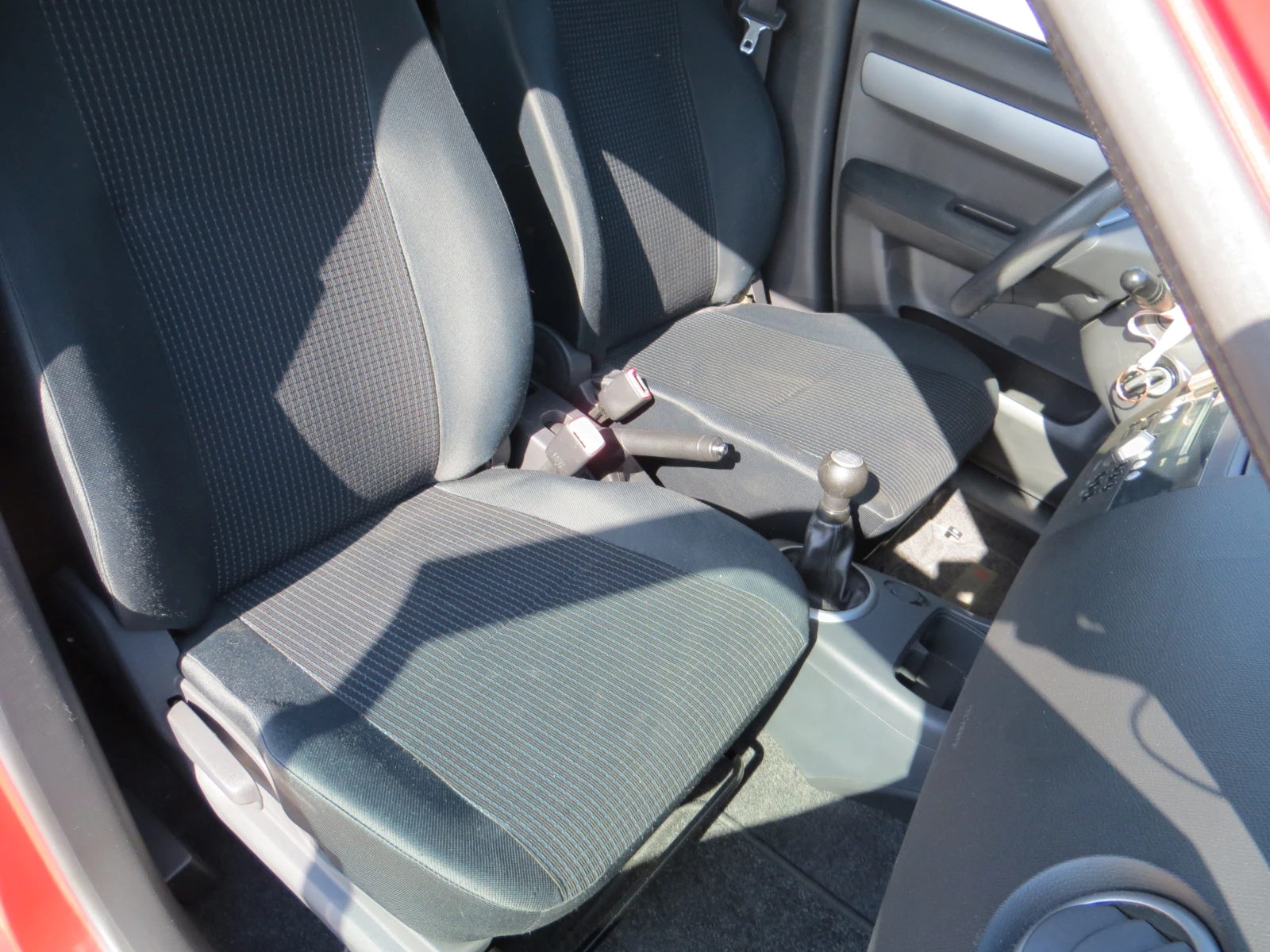 Suzuki Swift 1.3I-КЛИМА, снимка 15 - Автомобили и джипове - 55908270