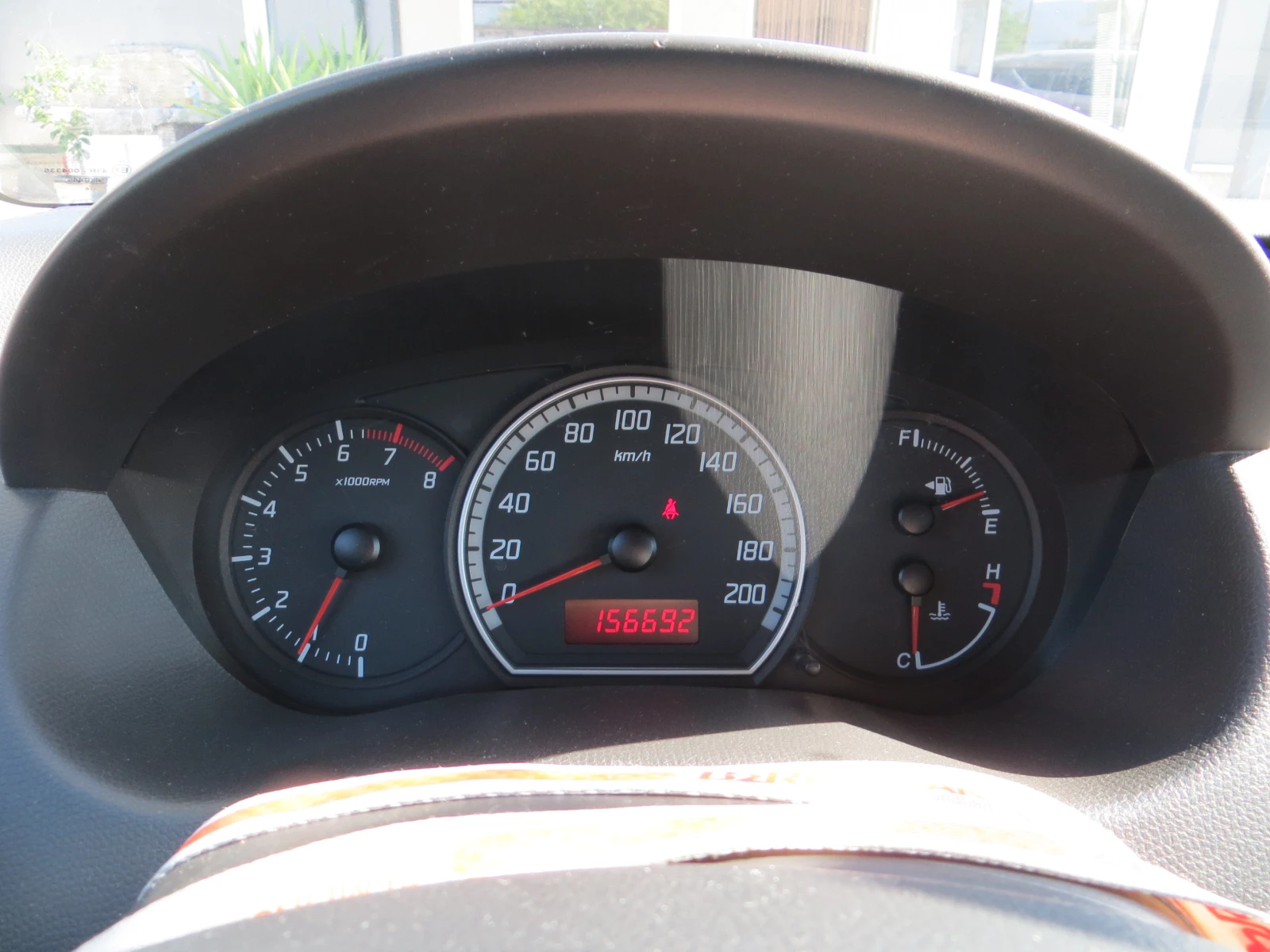Suzuki Swift 1.3I-КЛИМА, снимка 11 - Автомобили и джипове - 55908270