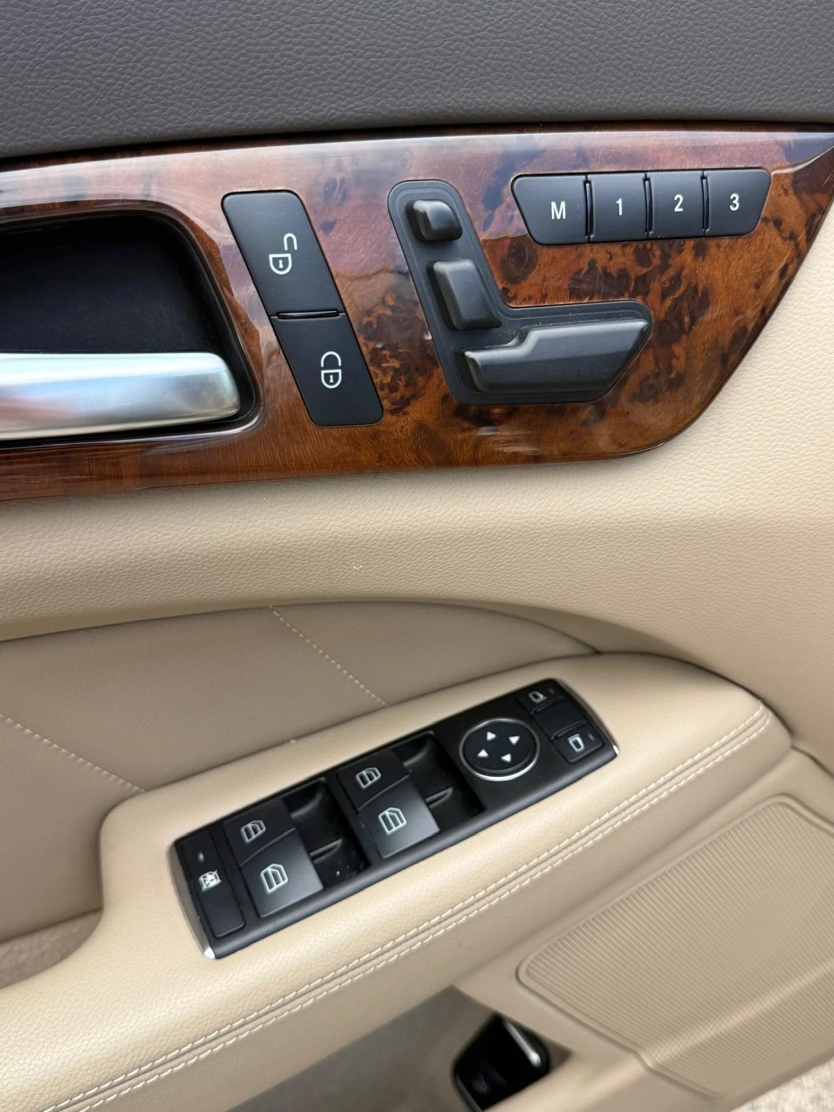 Mercedes-Benz CLS 550, снимка 8 - Автомобили и джипове - 56246576