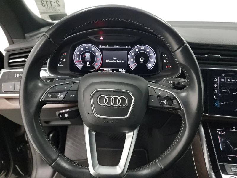 Audi Q8 PREMIUM / ДИГИТАЛНО ТАБЛО / ПАНОРАМА, снимка 9 - Автомобили и джипове - 52552087